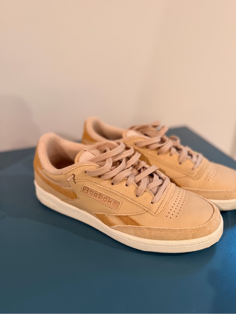 Reebok Low-Top Sneakers in Beige and Tan Accents